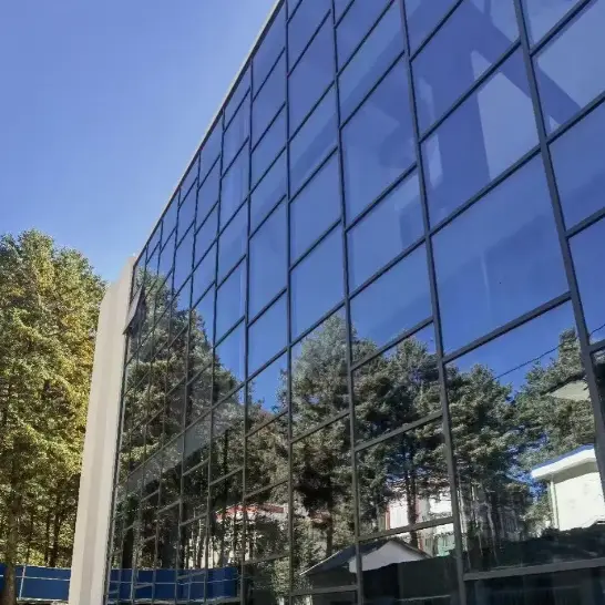 Innrammede gardinvegger